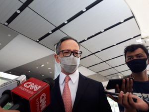 Komisi XI DPR Cecar soal Masalah Bumiputera cs, Bos OJK Jawab Begini