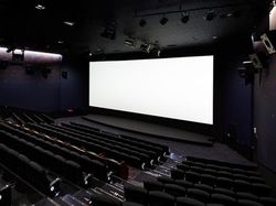 Sektor Hiburan Terdampak UU Cipta Kerja, Nonton Bioskop Lebih Murah?