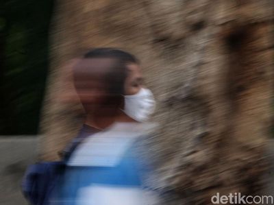 Buah Simalakama Pegawai di Jakarta Gegara Rem Darurat Anies