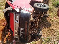 Minibus Terguling di Tol Cisumdawu, Dua Orang Tewas