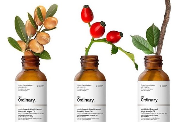 Foto: Instagram.com/deciem gunakan The Ordinary 100% Cold-Pressed Virgin Marula Oil untuk mengembalikan kelembapan rambut