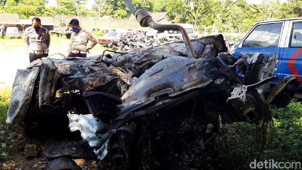Foto Mobil Ringsek Saksi Kecelakaan Maut di Tol Boyolali