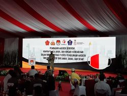 Menteri BUMN-Gubernur DKI Kampanye Protokol Kesehatan Pilkada di Polda Metro