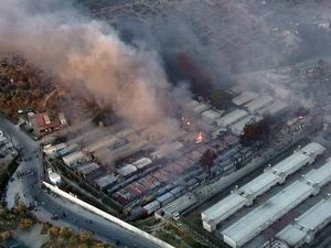 Kebakaran Hebat di Kamp Pengungsi Moria di Pulau Lesbos Yunani