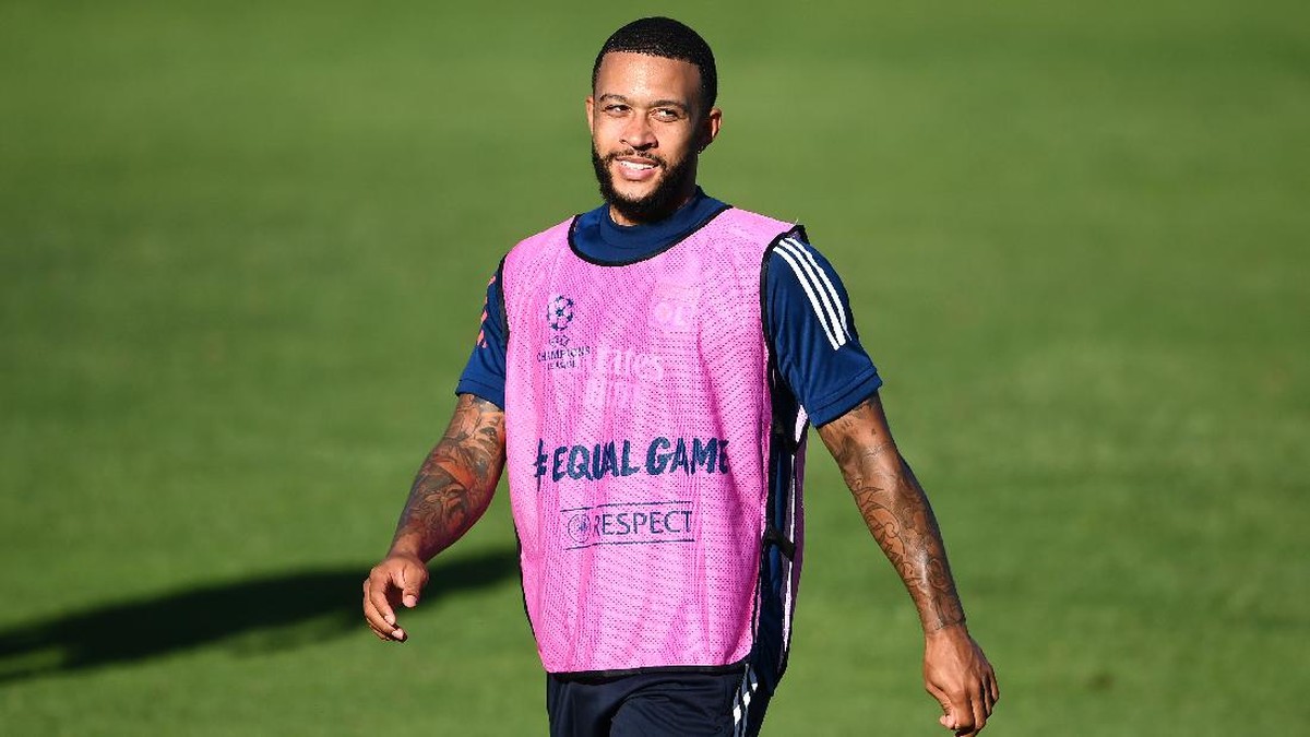 Memphis Depay Sudah Sepakati Kontrak dengan Barca. (Foto: Franck Fife/Pool via Getty Images)