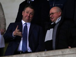 Jual Newcastle ke Konsorsium Arab, Mike Ashley Pesta Bir!
