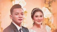 Foto Pernikahan Nella Kharisma dan Dory Harsa