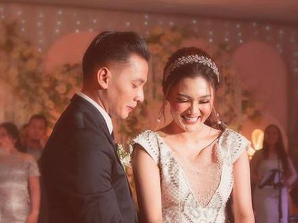 7 Kemesraan Nella kharisma dan Dory Harsa yang Akhirnya Ngaku Menikah