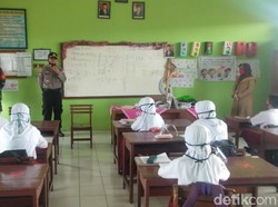 Pantau Uji Coba KBM Tatap Muka, Polisi Banjar: Ingatkan Protokol Kesehatan