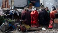 Potret Pengamen Ondel-ondel yang Berjuang Taklukkan Kerasnya Ibu Kota