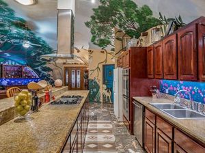 10 Foto Rumah di Bawah Tanah yang Isinya Menakjubkan, Seperti di Dunia Lain