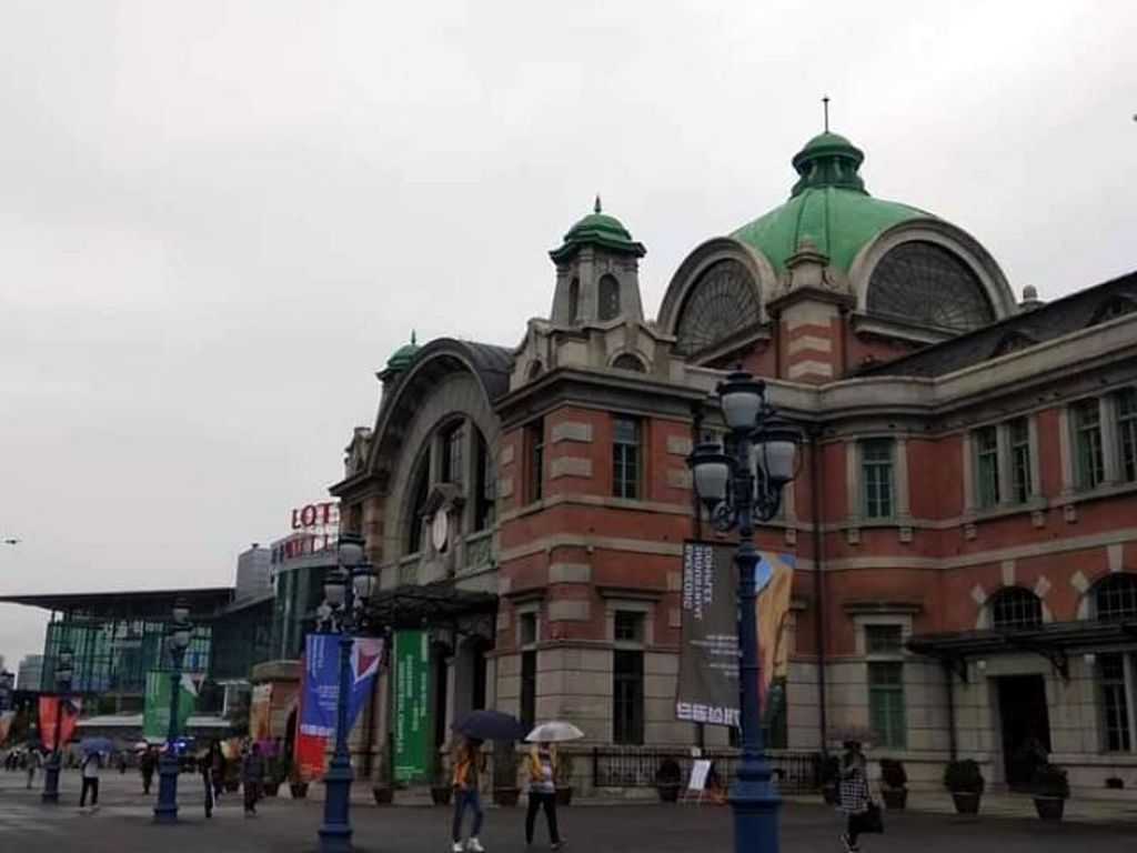Foto: Stasiun Seoul yang dari Luar Mirip Istana Foto: Stasiun Seoul yang dari Luar Mirip Istana