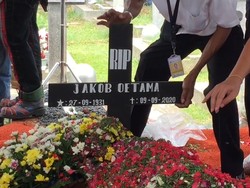 Video Suasana Pemakaman Pendiri Kompas Gramedia Jakob Oetama