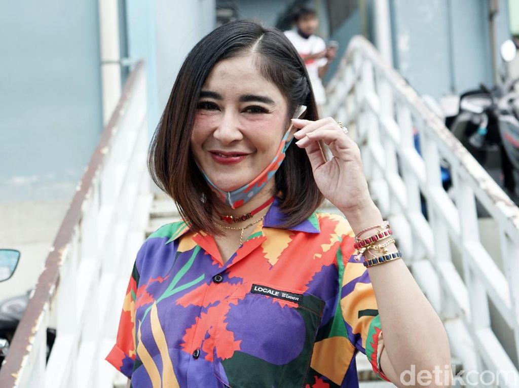 Suami Jadi Kapolres, Uut Permatasari dan Rumah Dinas Jadi Sorotan Suami Jadi Kapolres, Uut Permatasari dan Rumah Dinas Jadi Sorotan