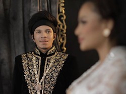 Atta Halilintar Pakai Baju Pengantin Bareng Aurel, Bandonya Bikin Salfok