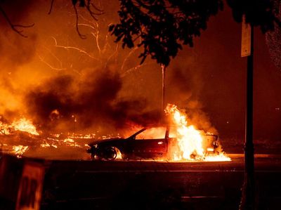 Deretan Mobil yang Gosong Akibat Kebakaran Hutan di Oregon