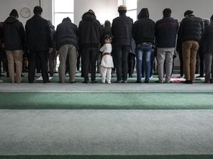 Inggris Izinkan Masjid Tetap Beroperasi Inggris Izinkan Masjid Tetap Beroperasi