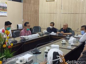 Di Depan DPRD Jember, Bank Jatim Tolak Blokir Rekening Bupati Faida Di Depan DPRD Jember, Bank Jatim Tolak Blokir Rekening Bupati Faida
