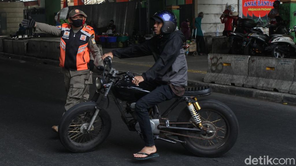 Ingat! Ini Sanksi Bagi Pelanggar Ketentuan Berkendara saat PSBB Total Ingat! Ini Sanksi Bagi Pelanggar Ketentuan Berkendara saat PSBB Total