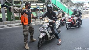 Duh! Ratusan Warga Terjaring Razia Masker di Tanah Abang