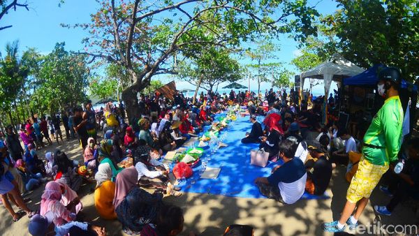 Potret Kemeriahan Hajat Laut Pangandaran