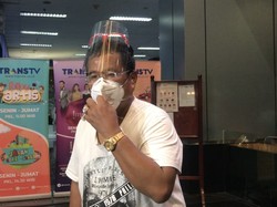 Selesai Divaksinasi, Hotman Paris Tak Bisa Langsung ke Bali