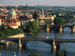Serunya Antavaya Ajak Traveler Jalan-jalan Romantis di Praha