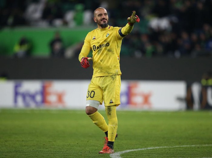 WOLFSBURG, GERMANY - DECEMBER 12: Jessy Moulin, goalkeeper of AS Saint-Etienne reacts during the UEFA Europa League group I match between VfL Wolfsburg and AS Saint-Etienne at Volkswagen Arena on December 12, 2019 in Wolfsburg, Germany. (Photo by Cathrin Mueller/Getty Images)
