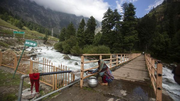 Pesona Kashmir di Balik Pegunungan Himalaya