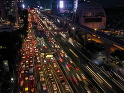 Ada Perbaikan Jalan, Lalin di Tol Kunciran Arah Tangerang Macet 2 KM