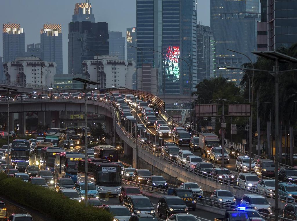 Hindari Kerumunan, Ganjil Genap di DKI Masih Tak Berlaku! Hindari Kerumunan, Ganjil Genap di DKI Masih Tak Berlaku!