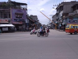 Sempat Diblokir Warga, Perbaikan Jalan Rusak di Medan Tertunda Gegara Corona