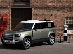 Land Rover Defender Kini Bermesin Hybrid