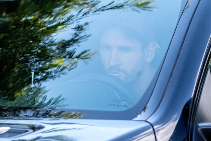 SANT JOAN DESPI, SPAIN - SEPTEMBER 07: Lionel Messi of FC Barcelona arrives at Joan Gamper Ciutat Esportiva for his first training session on September 07, 2020 in Sant Joan Despi, in Barcelona, Spain. (Photo by David Ramos/Getty Images)