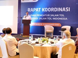 Prediksi Luhut Arus Turis Asing ke RI Baru Pulih Akhir 2021