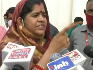 Mengaku Lahir di Kotoran Sapi, Menteri India Klaim Kebal Corona Mengaku Lahir di Kotoran Sapi, Menteri India Klaim Kebal Corona