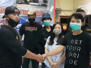 Mobil Serempetan hingga Pelemparan Batu Berujung Damai Korban-Pelaku Mobil Serempetan hingga Pelemparan Batu Berujung Damai Korban-Pelaku