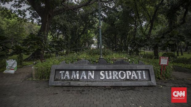 Suasana di Taman Suropati, Jakarta, Jumat, 11 September 2020. Pemprov DKI Jakarta akan kembali menutup ruang publik pada Senin, 14 September 2020 untuk mencegah kerumunan saat pemberlakuan kembali PSBB total guna menekan penyebaran COVID-19.