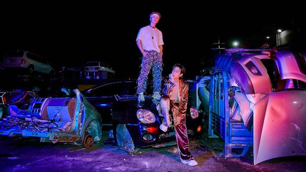 Perdana, Super Junior D&E Nyanyikan 'B.A.D' di 'Music Bank'