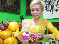 Makna Kembang, Boneka dan Jarum yang Dipakai Meneror KPU Kota Blitar