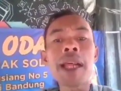 Promosi Zaman Now, Pria Ini Tawarkan Odading dengan Nada Ngegas