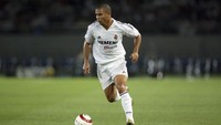 Di nomor 5 ada Ronaldo yang dijual ke Real Madrid pada tahun 2022 seharga 45 juta Euro (setara Rp 759 miliar)