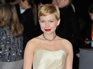 Foto: Adu Gaya Artis Dunia Pakai Baju Murah, Ada yang Harga Rp 150 Ribuan