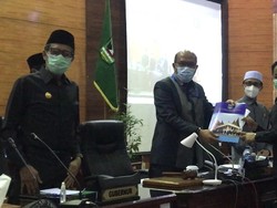 DPRD Sumbar Sahkan Perda Adaptasi Kehidupan Baru demi Cegah Corona