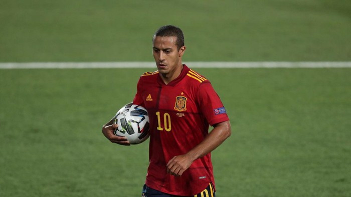 MADRID, SPAIN - SEPTEMBER 06: Thiago Alcantara of Spain in action during the UEFA Nations League group stage match between Spain and Ukraine at Estadio Alfredo Di Stefano on September 06, 2020 in Madrid, Spain. (Photo by Gonzalo Arroyo Moreno/Getty Images)