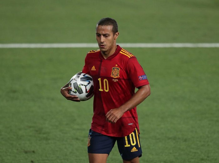 MADRID, SPAIN - SEPTEMBER 06: Thiago Alcantara of Spain in action during the UEFA Nations League group stage match between Spain and Ukraine at Estadio Alfredo Di Stefano on September 06, 2020 in Madrid, Spain. (Photo by Gonzalo Arroyo Moreno/Getty Images)