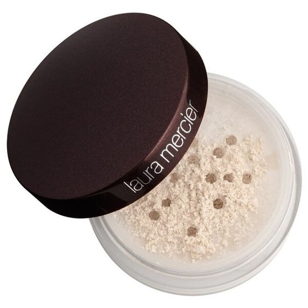 Translucent Powder / pinterest.com (Sephora) Translucent Powder tidak memiliki warna