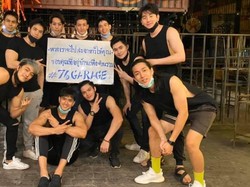 Awas Gagal Fokus! 5 Restoran Ini Hadirkan Pelayan Pria Bertubuh Kekar