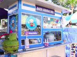 Bakso Gerobakan Halal di Bali Ini Laris Manis, Harganya Rp 15 Ribu!