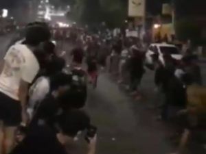Video Aksi Balap Lari Liar Saat PSBB di Serang, Langsung Dibubarkan Video Aksi Balap Lari Liar Saat PSBB di Serang, Langsung Dibubarkan